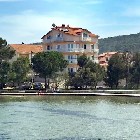 Kraj 334d Apartment